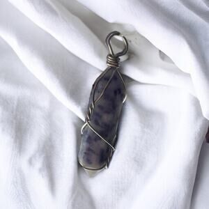 Agate Pendant - New & Unused, Natural Stone Necklace